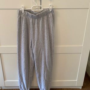 GRAY SWEATPANTS